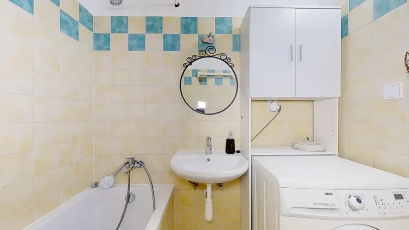 Pronájem bytu 3+1, Praha - Střížkov, Děčínská, 87 m2