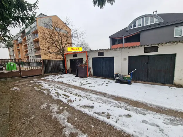 Prodej podílu bytu 3+1, Hostivice, Školská, 61 m2