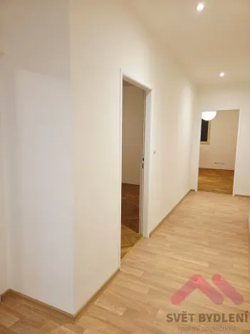 Pronájem bytu 2+1, Praha - Žižkov, Ambrožova, 81 m2