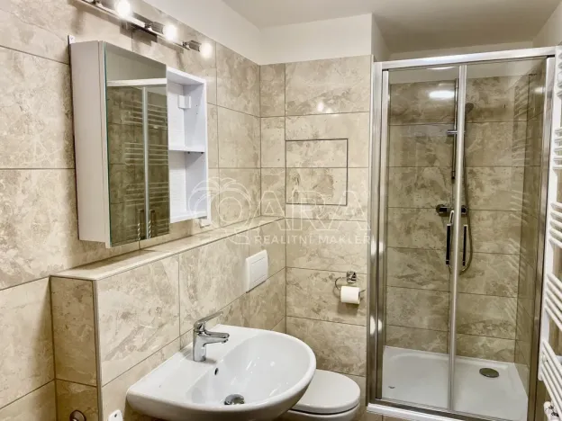 Pronájem bytu 1+kk, Praha - Hlubočepy, Fabiánové, 30 m2