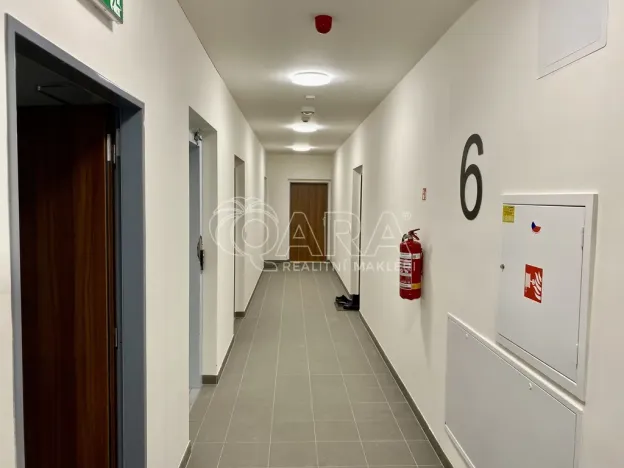 Pronájem bytu 1+kk, Praha - Hlubočepy, Fabiánové, 30 m2