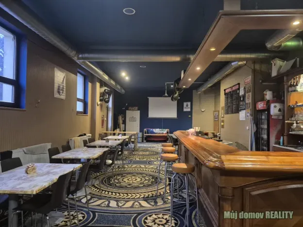 Pronájem restaurace, Praha - Letňany, 124 m2