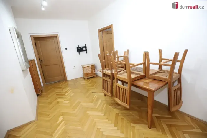 Prodej bytu 3+1, Cheb, Hradební, 52 m2