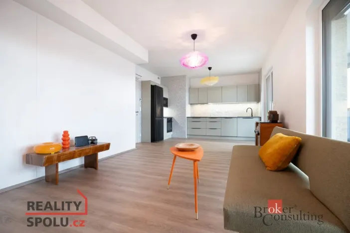 Pronájem bytu 2+kk, Praha - Hloubětín, Domalípova, 66 m2