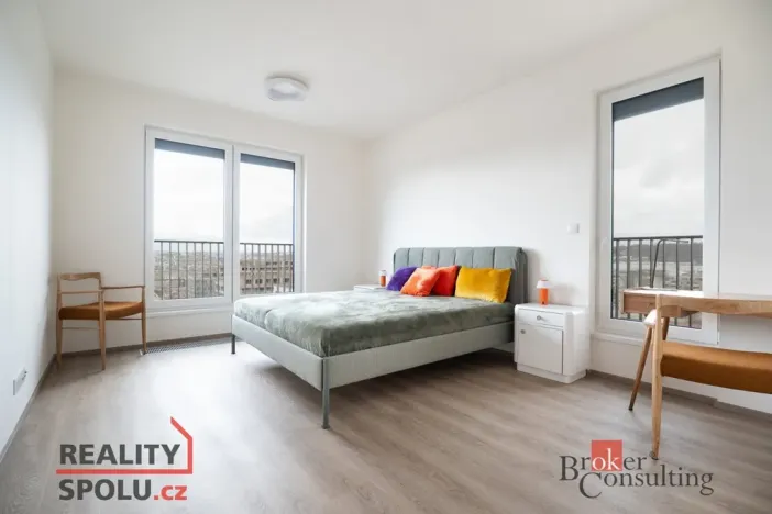 Pronájem bytu 2+kk, Praha - Hloubětín, Domalípova, 66 m2