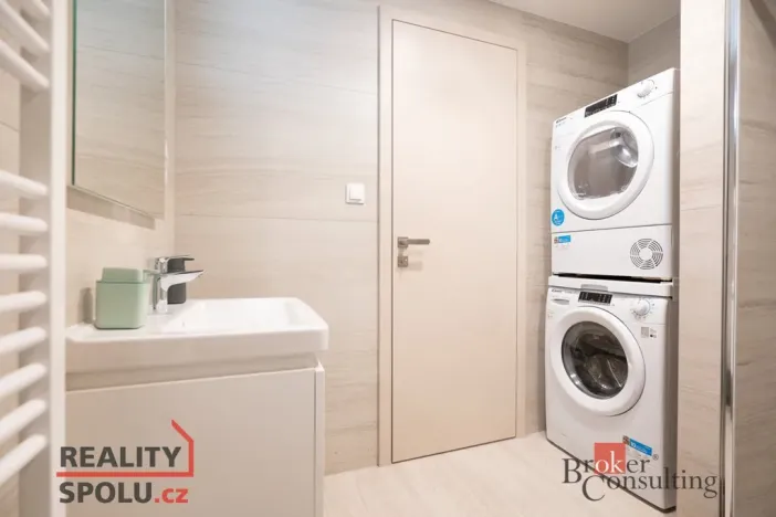 Pronájem bytu 2+kk, Praha - Hloubětín, Domalípova, 66 m2