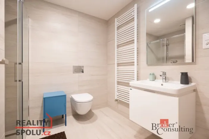 Pronájem bytu 2+kk, Praha - Hloubětín, Domalípova, 66 m2