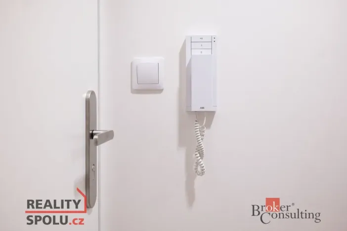 Pronájem bytu 2+kk, Praha - Hloubětín, Domalípova, 66 m2