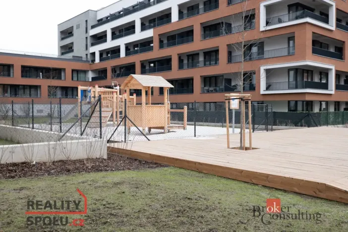 Pronájem bytu 2+kk, Praha - Hloubětín, Domalípova, 66 m2