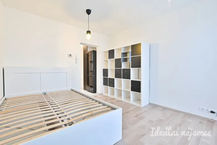 Pronájem bytu 1+1, Rosice, Na Vyhlídce, 24 m2