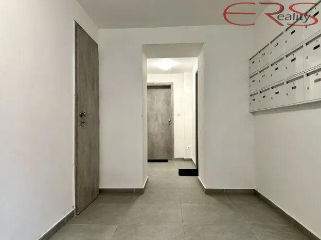 Pronájem bytu 2+kk, Jablonec nad Nisou - Mšeno nad Nisou, Mládí, 46 m2