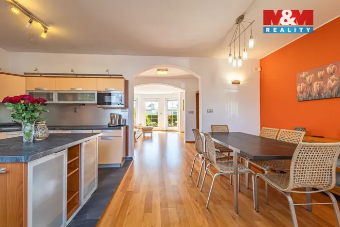 Prodej rodinného domu, Veltrusy, U Stadionu, 180 m2