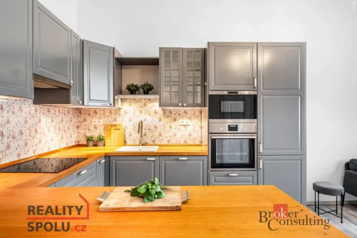 Prodej bytu 3+kk, Praha - Smíchov, Zborovská, 74 m2