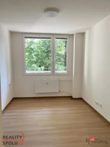 Pronájem bytu 2+kk, Praha - Kobylisy, Mirovická, 44 m2