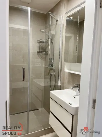 Pronájem bytu 2+kk, Praha - Kobylisy, Mirovická, 44 m2