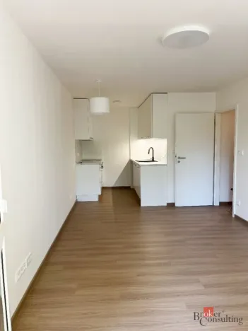 Pronájem bytu 2+kk, Praha - Kobylisy, Mirovická, 44 m2