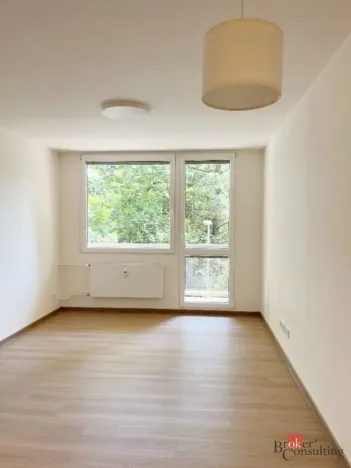 Pronájem bytu 2+kk, Praha - Kobylisy, Mirovická, 44 m2
