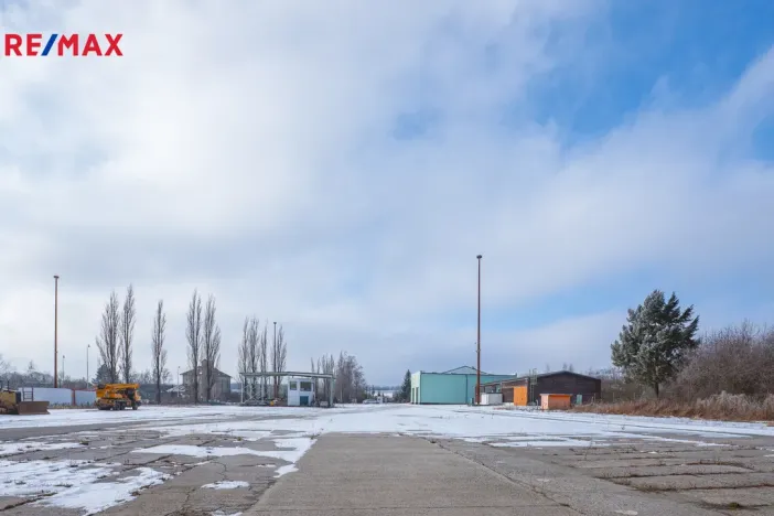 Prodej výrobních prostor, Okříšky, Za tratí, 2224 m2