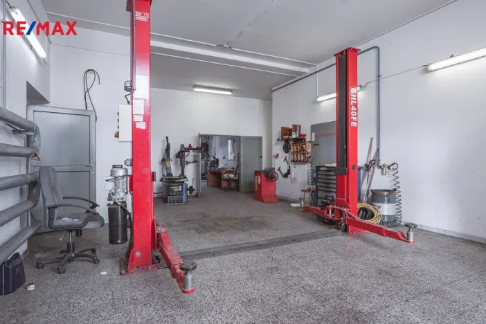 Prodej výrobních prostor, Okříšky, Za tratí, 2224 m2