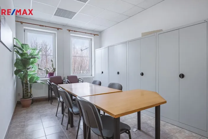 Prodej výrobních prostor, Okříšky, Za tratí, 2224 m2