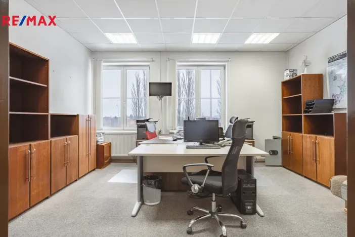 Prodej výrobních prostor, Okříšky, Za tratí, 2224 m2