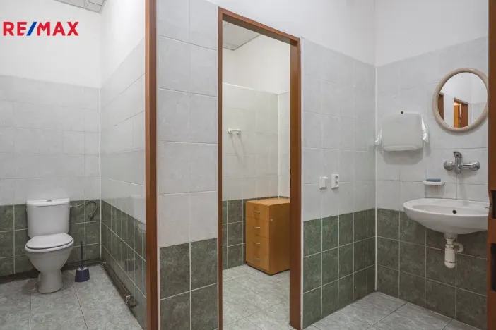 Prodej výrobních prostor, Okříšky, Za tratí, 2224 m2