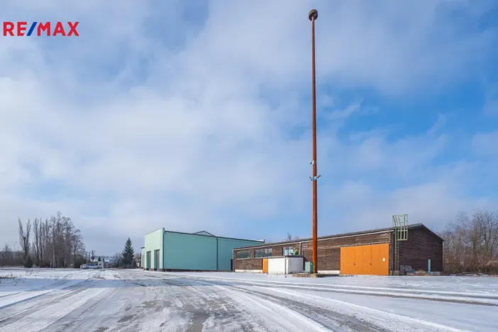 Prodej výrobních prostor, Okříšky, Za tratí, 2224 m2