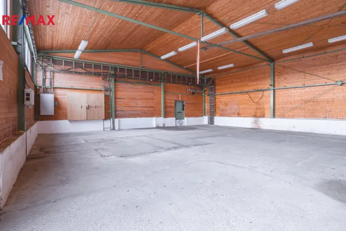 Prodej výrobních prostor, Okříšky, Za tratí, 2224 m2