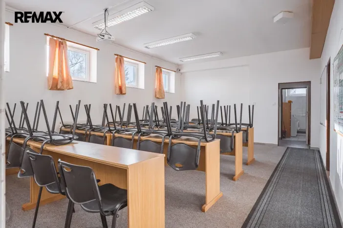 Prodej výrobních prostor, Okříšky, Za tratí, 2224 m2