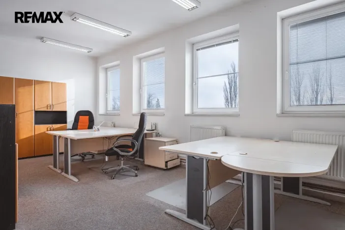 Prodej výrobních prostor, Okříšky, Za tratí, 2224 m2