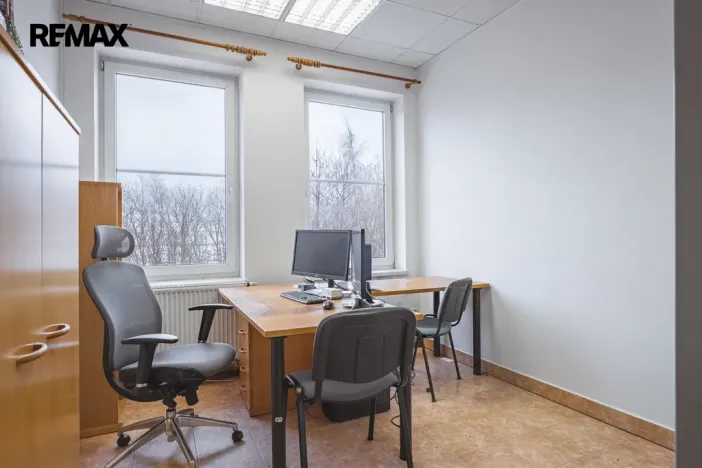 Prodej výrobních prostor, Okříšky, Za tratí, 2224 m2