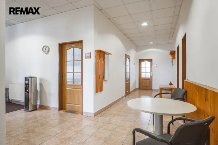 Prodej výrobních prostor, Okříšky, Za tratí, 2224 m2