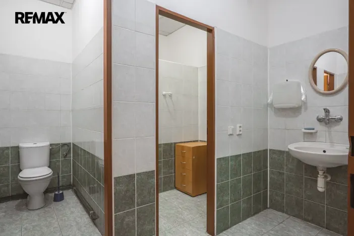 Prodej výrobních prostor, Okříšky, Za tratí, 2224 m2