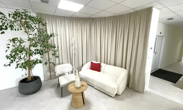 Pronájem kanceláře, Praha - Holešovice, Dělnická, 1252 m2