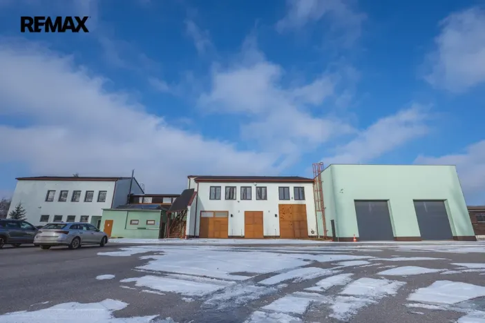 Prodej komerčního pozemku, Okříšky, Za tratí, 34555 m2