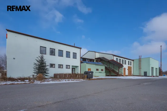 Prodej komerčního pozemku, Okříšky, Za tratí, 34555 m2