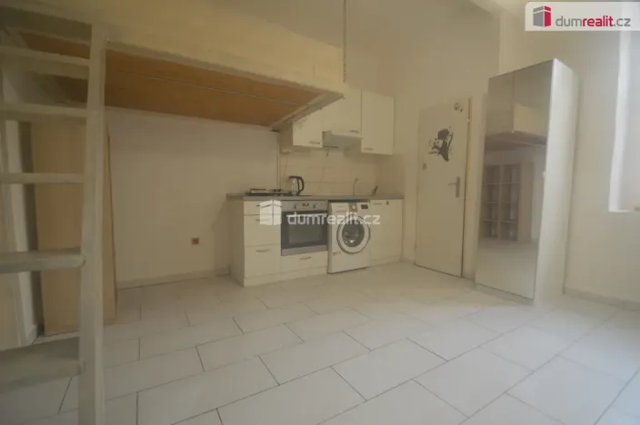 Pronájem bytu 1+kk, Praha - Nusle, Na Pankráci, 25 m2