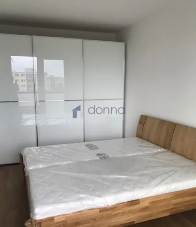 Pronájem bytu 2+kk, Praha, Lovosická, 56 m2