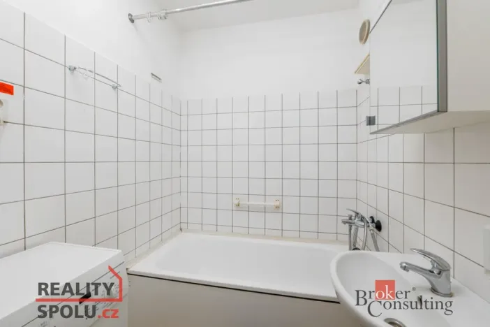 Prodej bytu 2+1, Plzeň - Severní Předměstí, Bzenecká, 61 m2