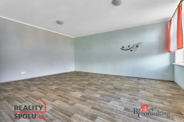 Prodej bytu 2+1, Nejdek, náměstí Karla IV., 70 m2