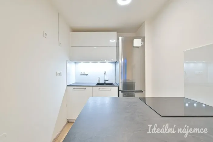 Pronájem bytu 2+kk, Brno, Líšeňská, 34 m2