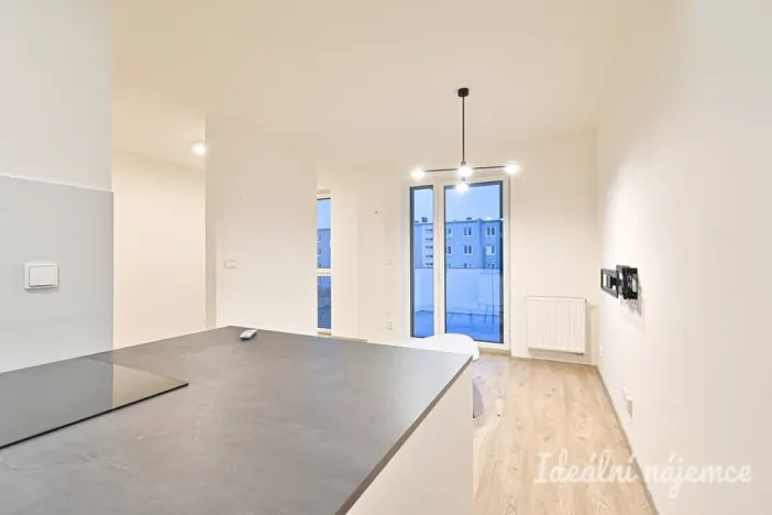 Pronájem bytu 2+kk, Brno, Líšeňská, 34 m2