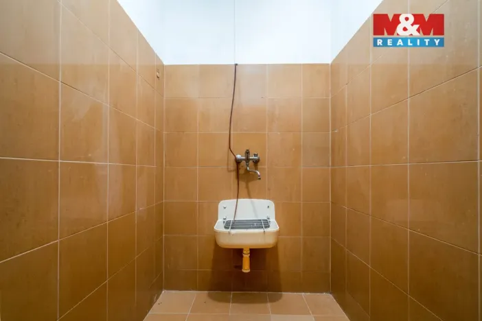 Pronájem obchodního prostoru, Praha, Trnkovo náměstí, 324 m2