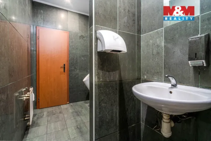 Pronájem obchodního prostoru, Praha, Trnkovo náměstí, 324 m2