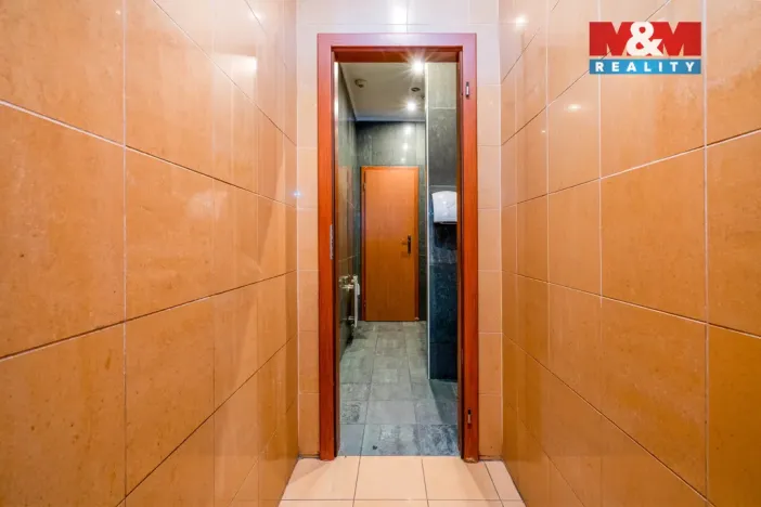 Pronájem obchodního prostoru, Praha, Trnkovo náměstí, 324 m2