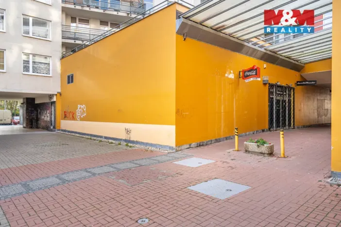 Pronájem obchodního prostoru, Praha, Trnkovo náměstí, 324 m2