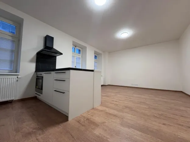Pronájem bytu 2+kk, Praha - Břevnov, Na Petynce, 48 m2