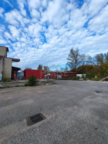 Prodej výrobních prostor, Přelouč, Sportovní, 4222 m2