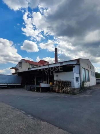 Prodej výrobních prostor, Přelouč, Sportovní, 4222 m2
