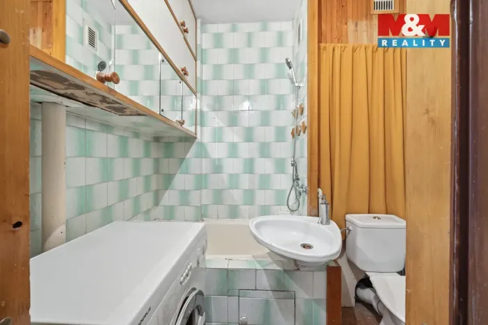 Prodej bytu 3+1, Broumov - Olivětín, Dukelská, 53 m2